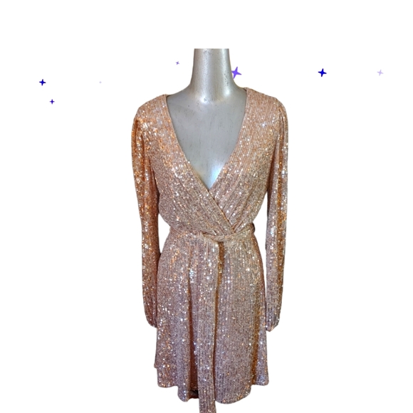 Emerald Sundae Dresses & Skirts - Gold sequin long sleeve dress, size S, Emerald Sunday